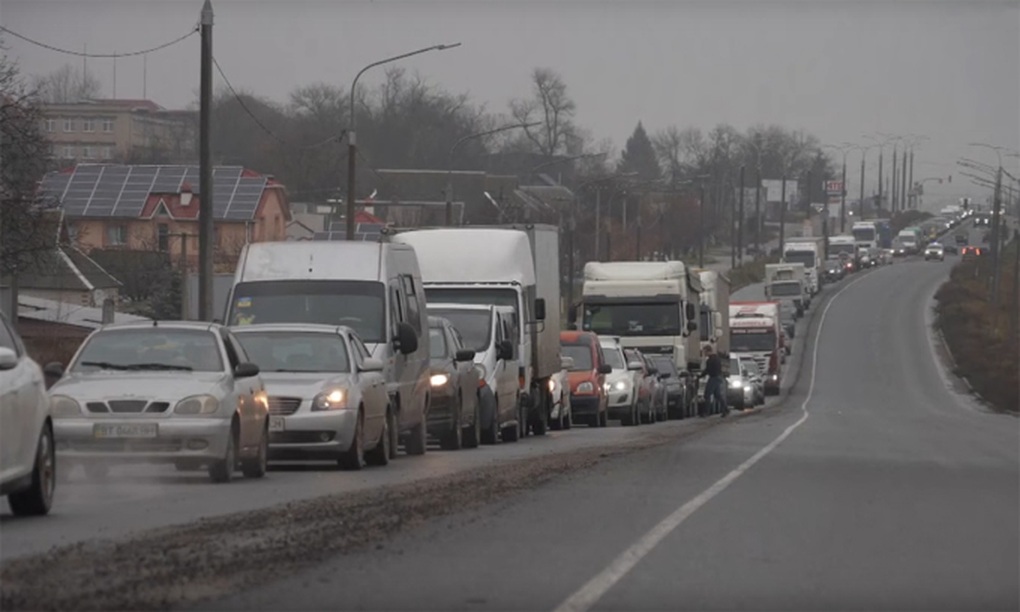 Kherson khốc liệt trở lại, người Ukraine ồ ạt sơ tán - 1 Kherson khốc liệt trở lại, người Ukraine ồ ạt sơ tán - 1