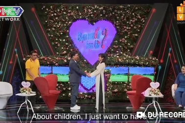 Mang kinh nghiệm hát ru đi hẹn hò, anh chàng cưa đổ nữ doanh nhân xinh đẹp