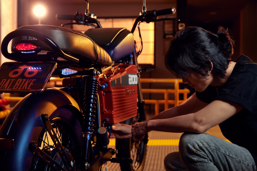 Xe máy điện có pin sạc 3 giờ chạy được 200km, giá ngang Honda AirBlade - 2 Xe máy điện có pin sạc 3 giờ chạy được 200km, giá ngang Honda AirBlade - 2