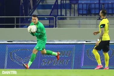 Thủ môn Tấn Trường nói lời "ruột gan" với HLV Park Hang Seo