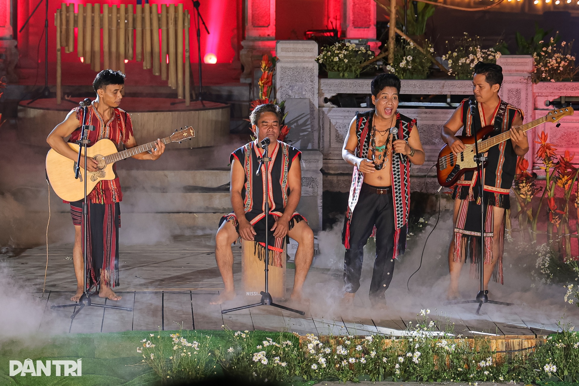 Khi âm thanh đại ngàn ngân vang giữa lòng Thủ đô - 4 Khi âm thanh đại ngàn ngân vang giữa lòng Thủ đô - 4