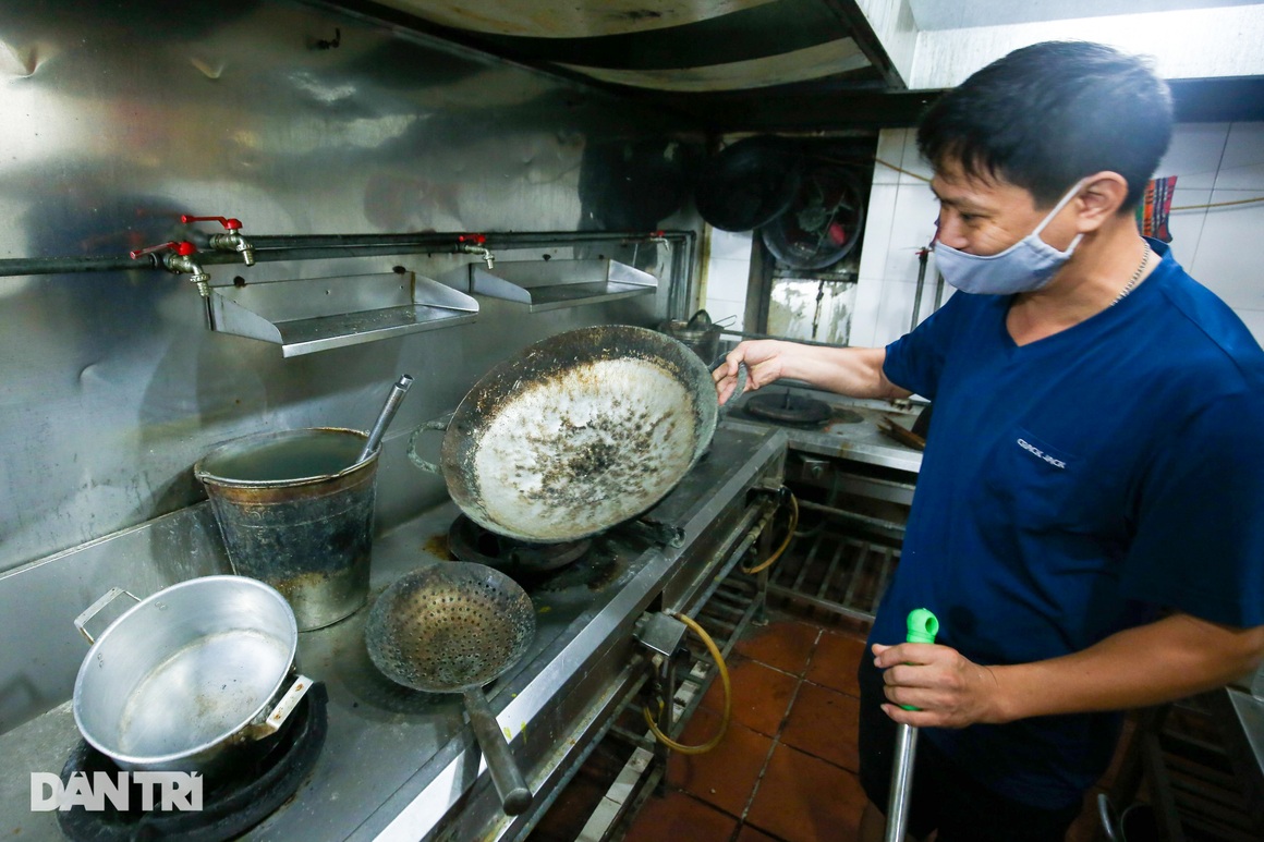Ngày đầu hàng quán 19 quận huyện ở Hà Nội được mở cửa bán mang về - 3 Ngày đầu hàng quán 19 quận huyện ở Hà Nội được mở cửa bán mang về - 3