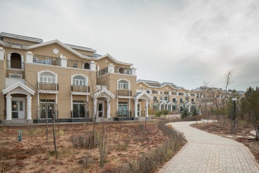 Công trình kiến trúc đồ sộ bên trong “thành phố ma” lớn nhất Trung Quốc