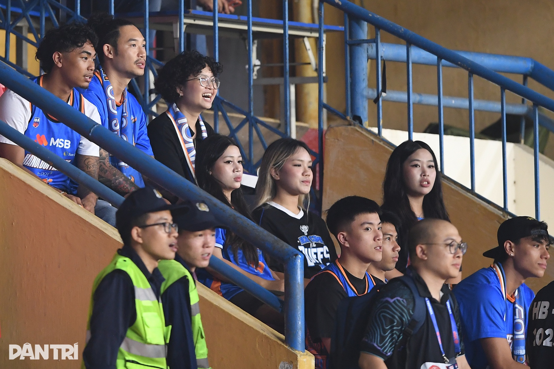 Màn giao lưu bóng đá - bóng rổ độc đáo giữa Hà Nội FC và Hanoi Buffaloes - 15