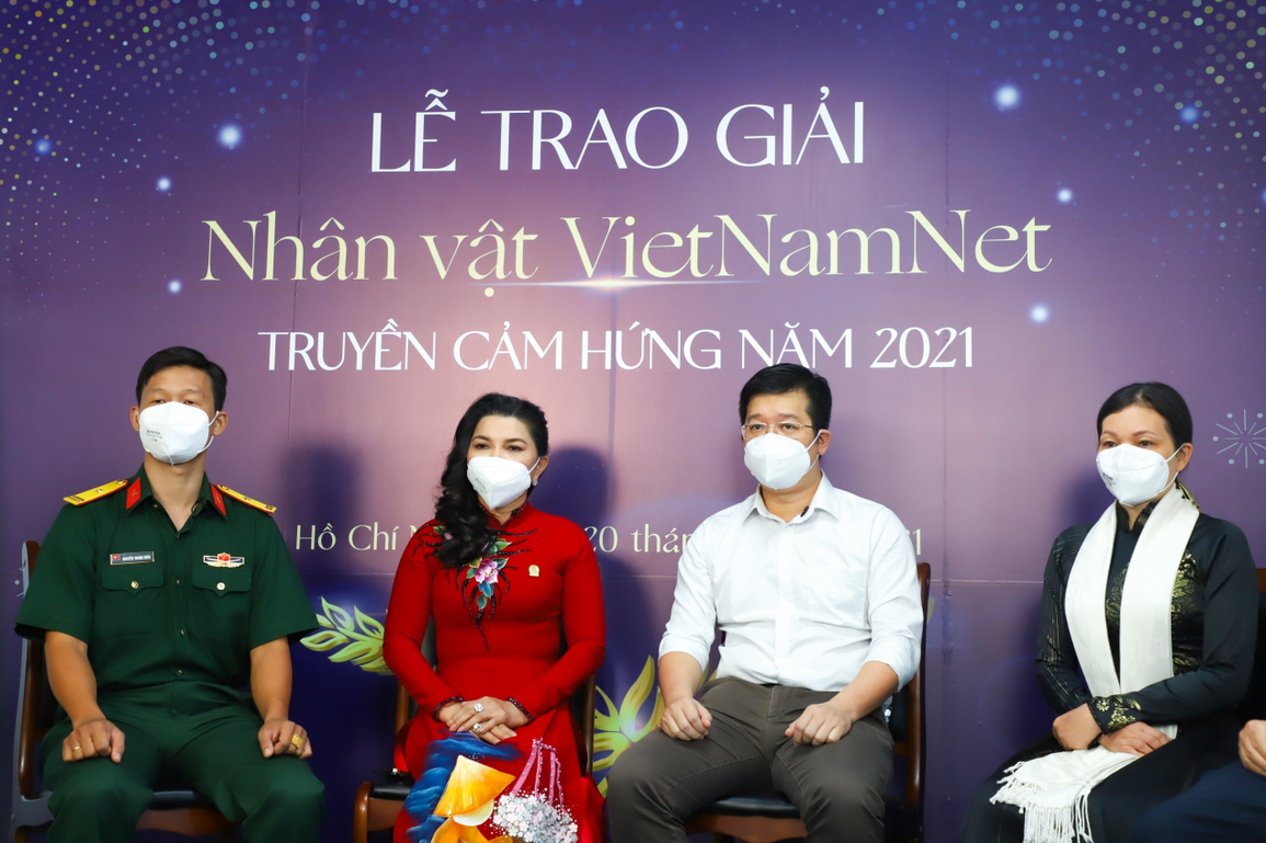 Doanh nhân Đặng Thị Kim Oanh được vinh danh Nhân vật truyền cảm hứng 2021 - 4 Doanh nhân Đặng Thị Kim Oanh được vinh danh Nhân vật truyền cảm hứng 2021 - 4