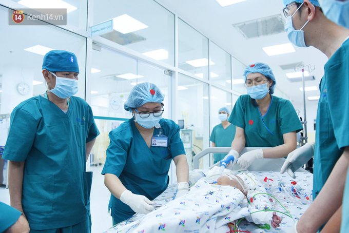 Cặp song sinh Trúc Nhi - Diệu Nhi đã tỉnh lại sau ca mổ hơn 12 tiếng, đang được chăm sóc tích cực - Ảnh 1. Cặp song sinh Trúc Nhi - Diệu Nhi đã tỉnh lại sau ca mổ hơn 12 tiếng, đang được chăm sóc tích cực - Ảnh 1.