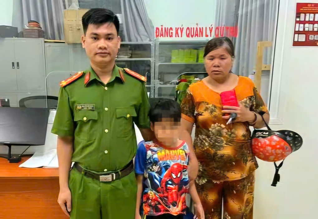 Bé trai 6 tuổi ở Lâm Đồng đi lạc 20km trong đêm - 1