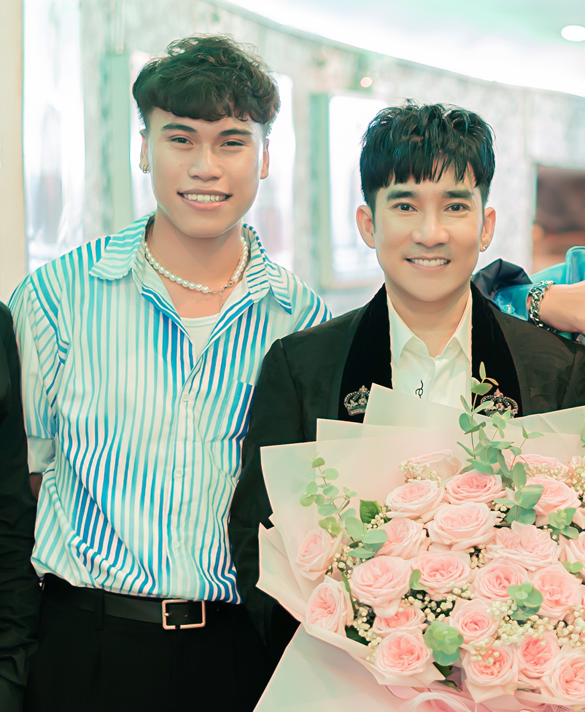 Quang Ha aceita o Campeão da Arena Musical como seu aluno - 1 Quang Hà nhận Quán quân Đấu trường âm nhạc làm học trò - 1