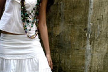 Thủy Tiên và thời trang váy digan