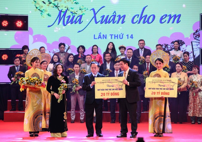 Chương trình “Mùa xuân cho em" lần thứ 14: Lan tỏa tinh thần “lá lành đùm lá rách” - Ảnh 4. Chương trình “Mùa xuân cho em" lần thứ 14: Lan tỏa tinh thần “lá lành đùm lá rách” - Ảnh 4.