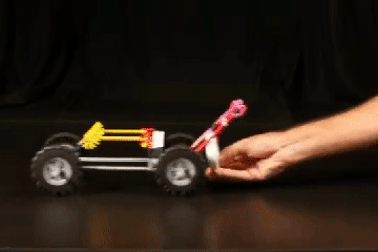 Vì sao xe gắn nam châm không thể hoạt động?