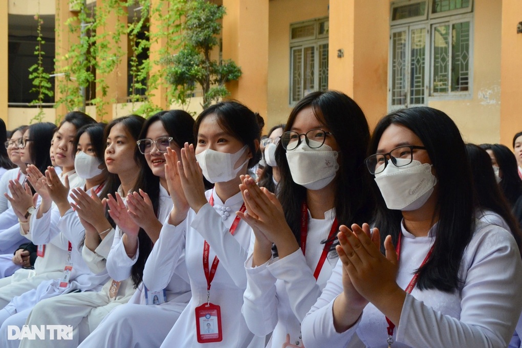 Toàn cảnh tỷ lệ chọi vào lớp 10 TPHCM trong 5 năm: Xem ngay để chọn đúng - 1 Toàn cảnh tỷ lệ chọi vào lớp 10 TPHCM trong 5 năm: Xem ngay để chọn đúng - 1
