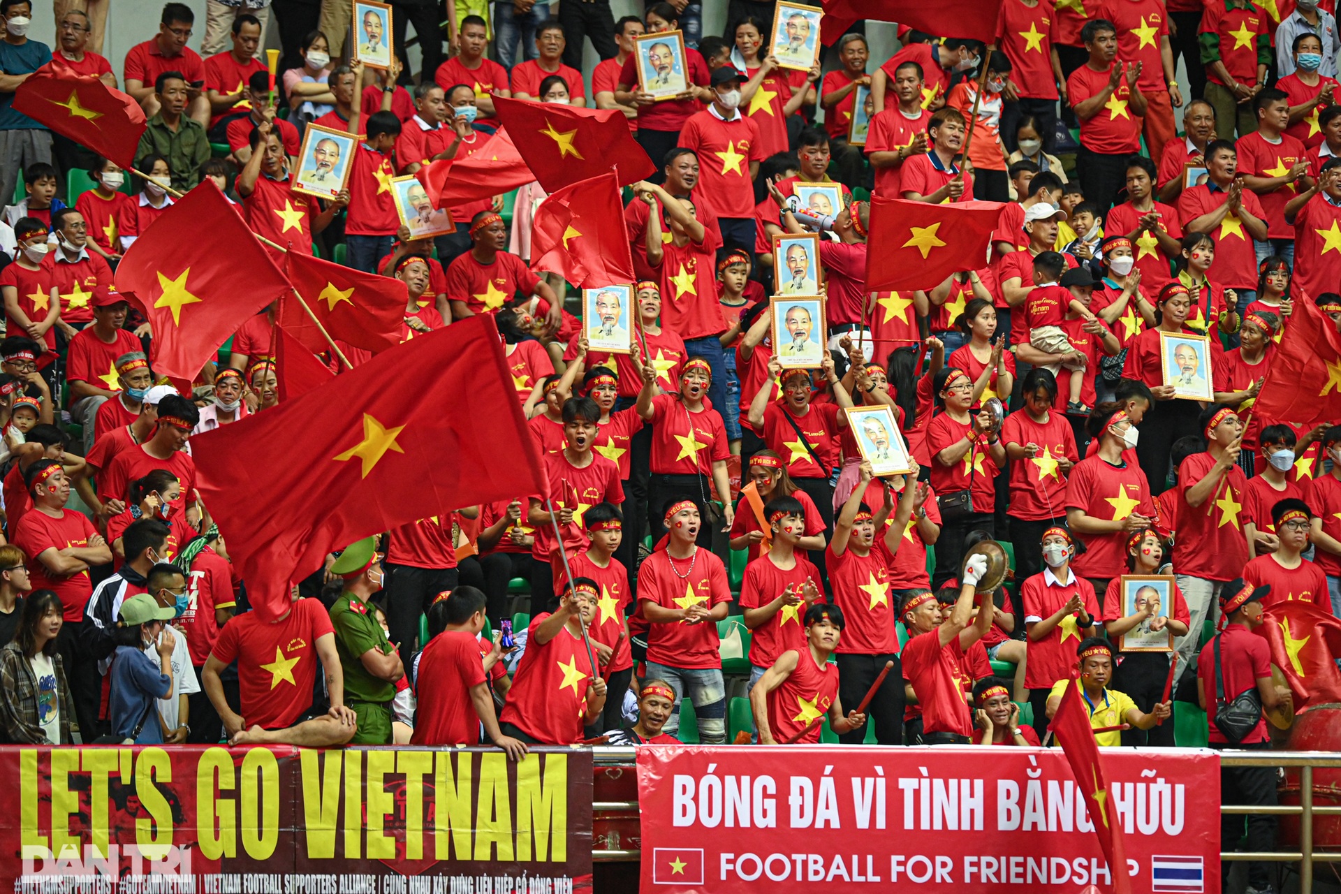 Thắng futsal Việt Nam, cầu thủ Thái Lan nhảy múa, ăn mừng đầy phấn khích - 6 Thắng futsal Việt Nam, cầu thủ Thái Lan nhảy múa, ăn mừng đầy phấn khích - 6