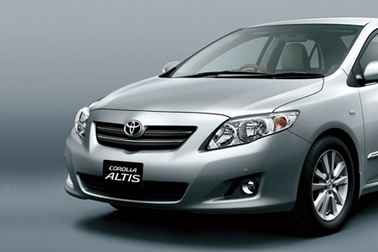 Tiêu thụ xe 5 chỗ lập kỷ lục