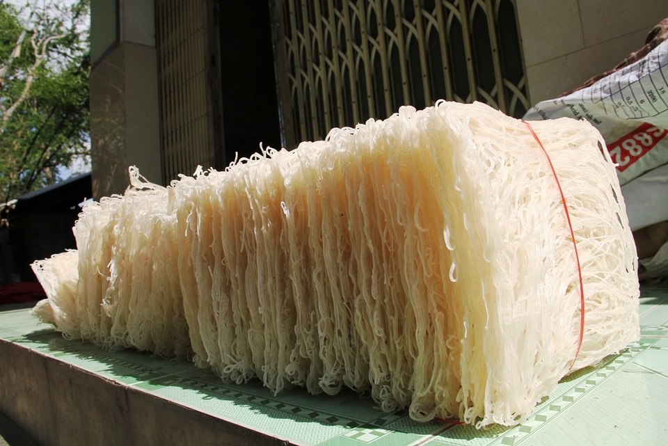 Làng bún - bánh tất bật ‘đỏ lửa’, chạy đua kiếm tiền sắm Tết - 9 Làng bún - bánh tất bật ‘đỏ lửa’, chạy đua kiếm tiền sắm Tết - 9