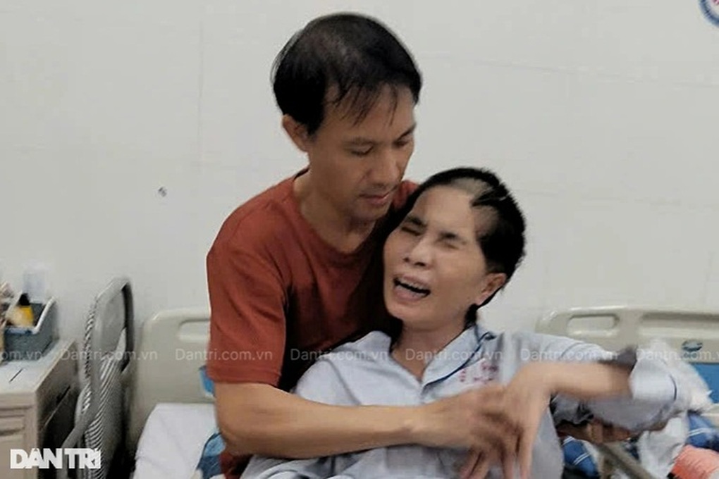 Người đàn ông sức cùng lực kiệt cầu mong vợ sống để các con có mẹ - 2 Người đàn ông sức cùng lực kiệt cầu mong vợ sống để các con có mẹ - 2