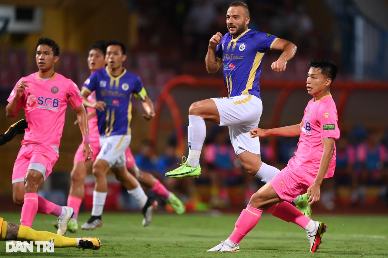 Văn Hậu đá chính, CLB Hà Nội thắng dễ Sài Gòn FC - 2