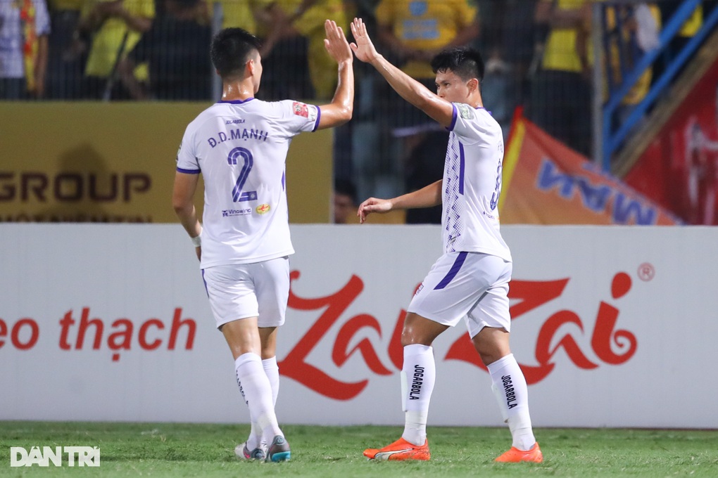 Tuấn Hải lập công giúp CLB Hà Nội chiếm ngôi đầu bảng V-League - 1 Tuấn Hải lập công giúp CLB Hà Nội chiếm ngôi đầu bảng V-League - 1
