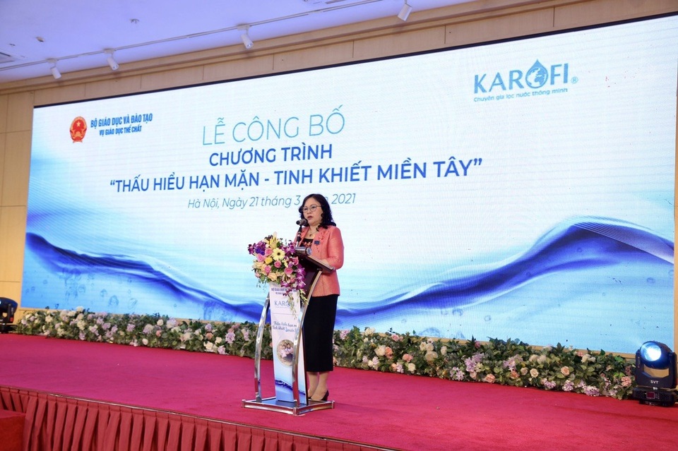 Tặng 300 máy chuyên lọc nước nhiễm mặn cho các em học sinh trong mùa hạn mặn - 3 Tặng 300 máy chuyên lọc nước nhiễm mặn cho các em học sinh trong mùa hạn mặn - 3