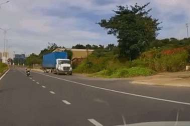 Xác minh xe container chạy ngược chiều ở Bình Dương