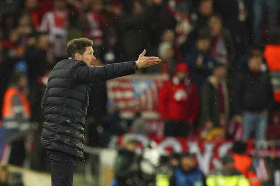 Liverpool 2-3 Atletico Madrid: Adrian mắc sai lầm khiến Liverpool bị loại - 15 Liverpool 2-3 Atletico Madrid: Adrian mắc sai lầm khiến Liverpool bị loại - 15