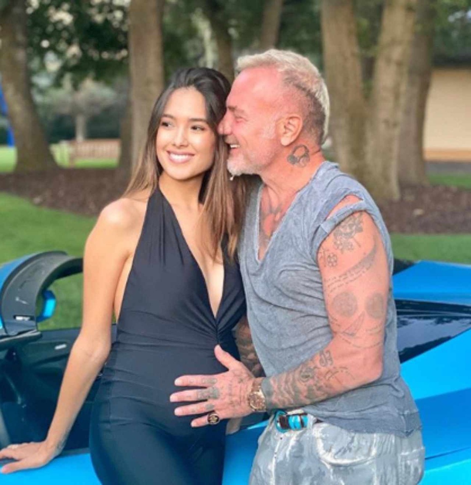 Bạn gái 9X của tay chơi U60 Gianluca Vacchi sinh con - 7