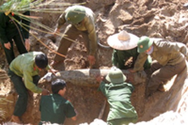 Phá thành công quả bom nặng gần 300kg