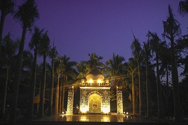 Bước đột phá tìm đầu ra của sản phẩm thủ công mỹ nghệ cao cấp sứ vẽ vàng