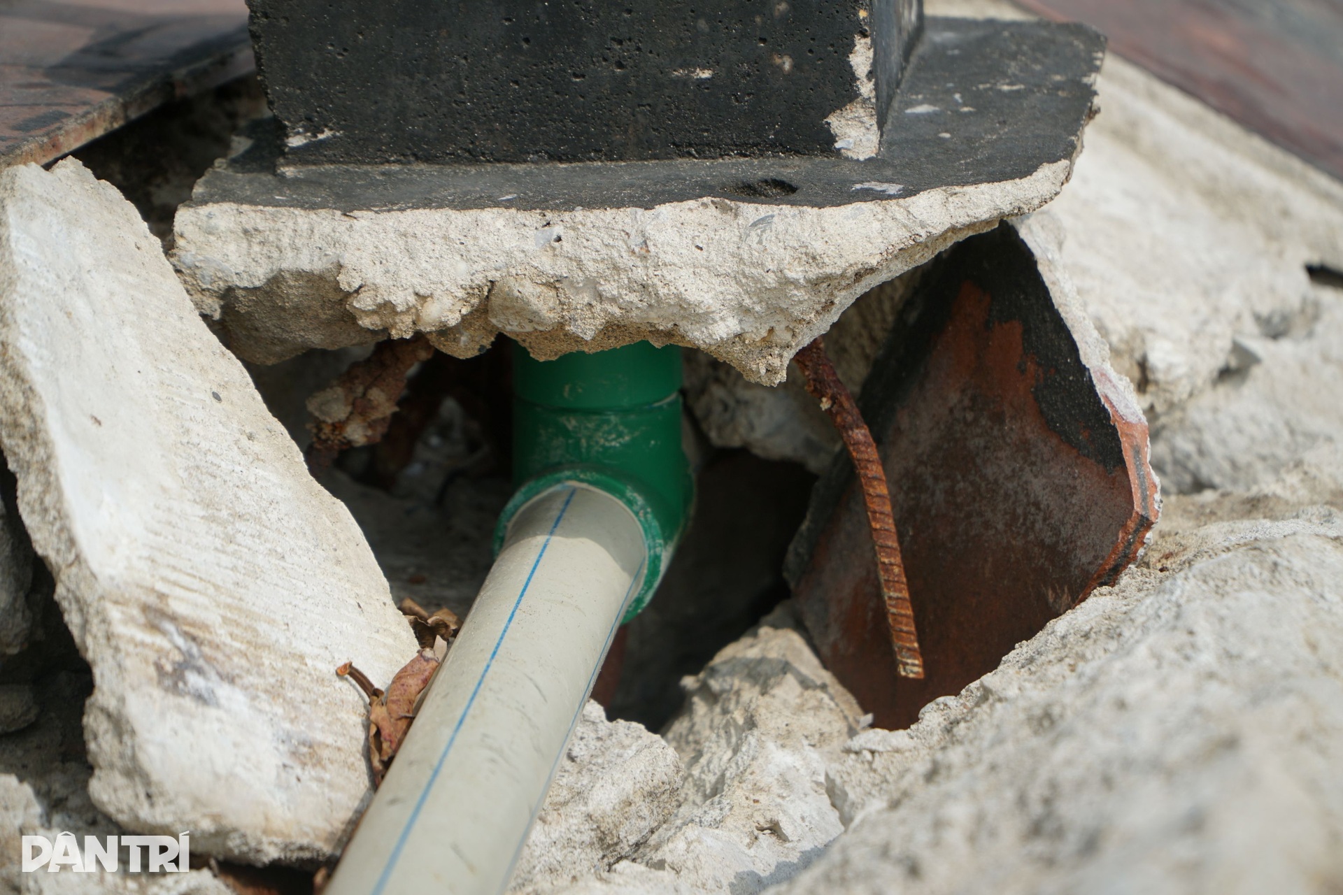 Loạt công trình FLC chuyển giao cho Sầm Sơn tơi tả, hoang tàn trên bãi biển - 12