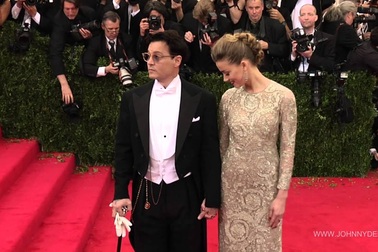 Johnny Depp và Amber Heard đẹp đôi tại sự kiện thời trang