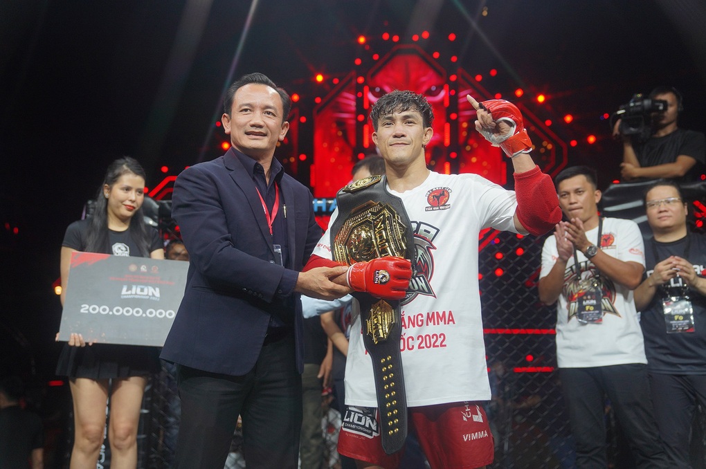 Nguyễn Trần Duy Nhất thắng nghẹt thở ở chung kết MMA Championship - 4 Nguyễn Trần Duy Nhất thắng nghẹt thở ở chung kết MMA Championship - 4
