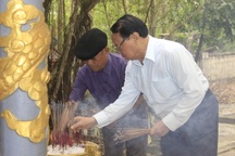 Cựu chiến binh dựng bia tưởng niệm đồng đội