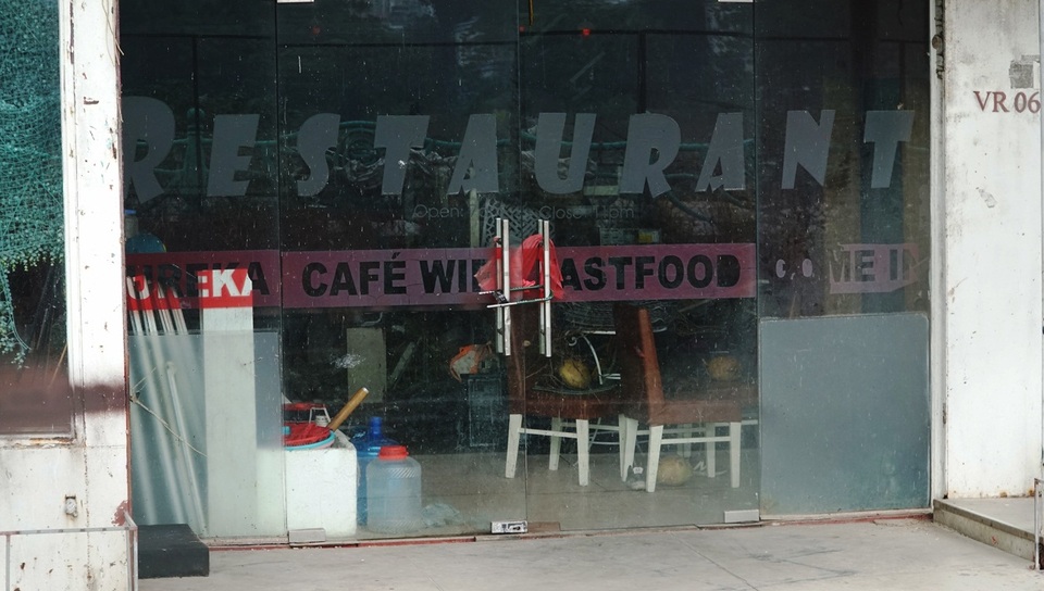 Cận cảnh nghĩa địa du thuyền từng một thời sầm uất bậc nhất Thủ đô - 5 Cận cảnh nghĩa địa du thuyền từng một thời sầm uất bậc nhất Thủ đô - 5