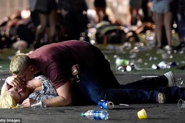 Người lính trẻ lấy thân mình chắn đạn cho nạn nhân vụ xả súng Las Vegas