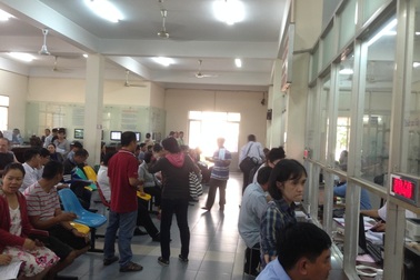 Khám bệnh, xin việc, giấy tờ nhà đất..., cái gì cũng phải “lót tay”!