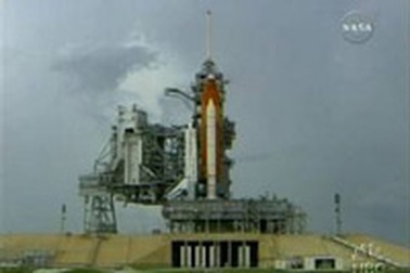 NASA hoãn phóng tàu vũ trụ Discovery