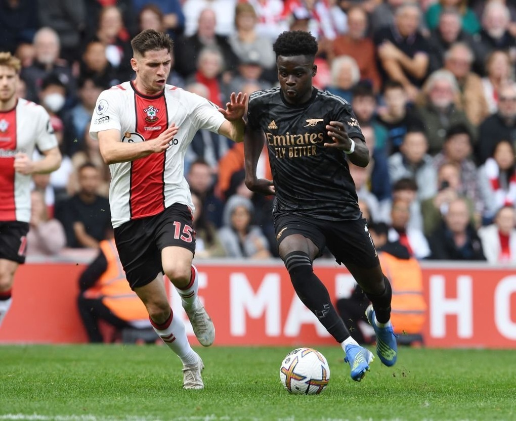 Arsenal bị cầm chân trên sân của Southampton, Tottenham tiếp tục thua - 1 Arsenal bị cầm chân trên sân của Southampton, Tottenham tiếp tục thua - 1