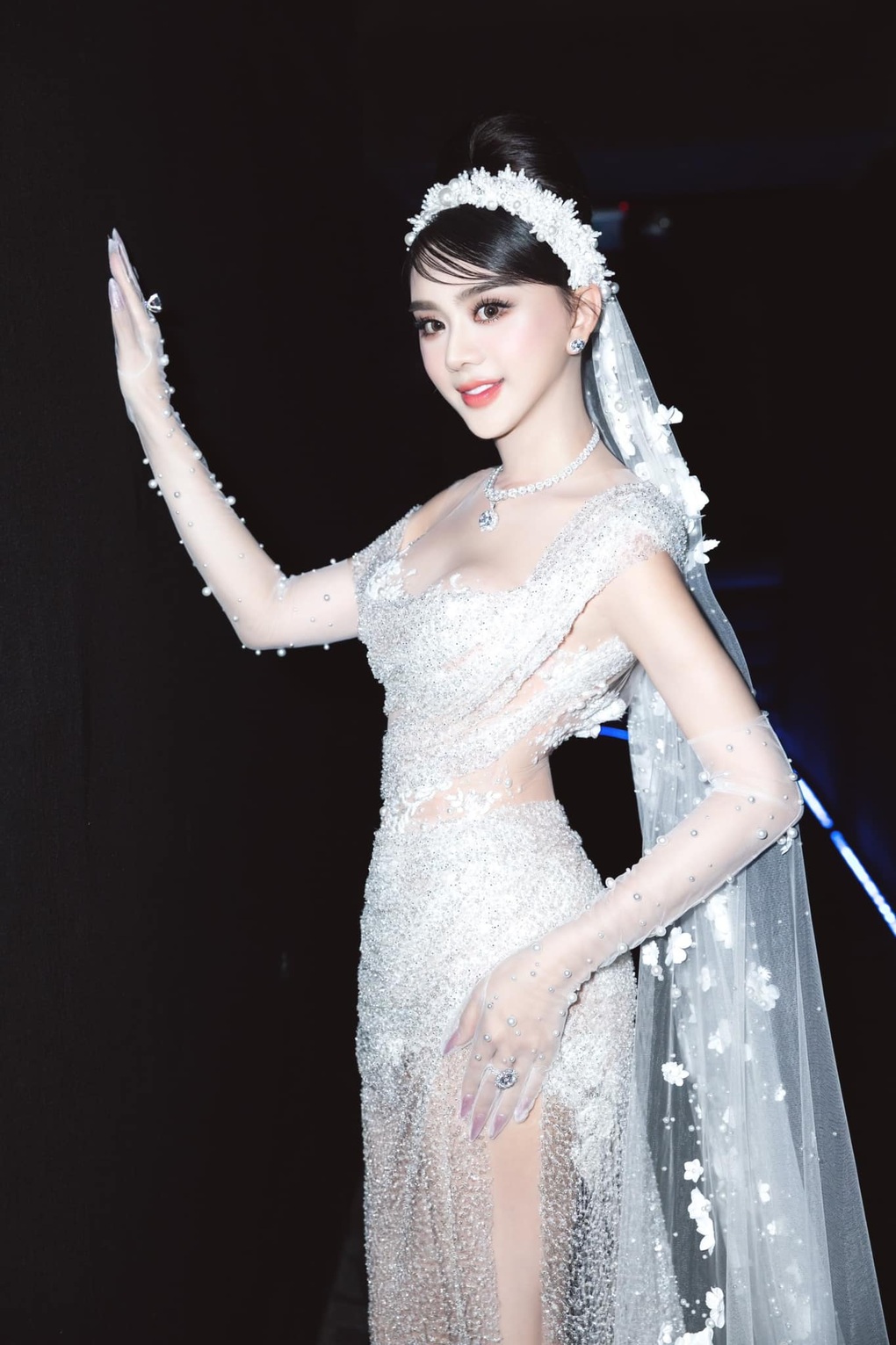 Lâm Khánh Chi: Giữa tôi và Song Duy là tình bạn, không có tình yêu - 3 Lâm Khánh Chi: Giữa tôi và Song Duy là tình bạn, không có tình yêu - 3