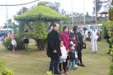 Lâm Đồng khuyến khích du khách ăn mặc phù hợp khi đi du lịch