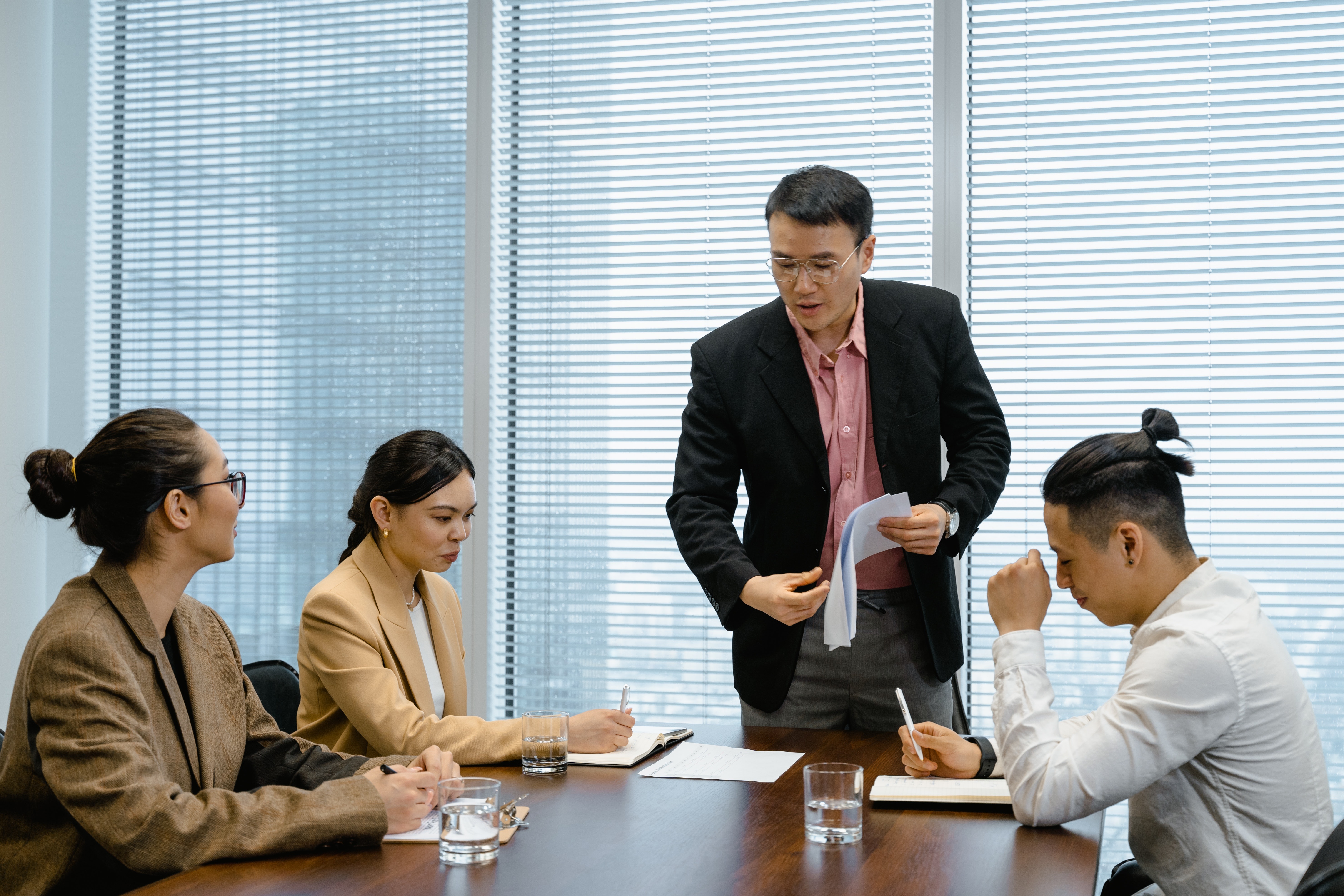 Family Business Nightmare: Why Does It Take 10 Minutes to Go to the Toilet? - 1 Ác mộng công ty gia đình: Sao đi vệ sinh mà tới 10 phút? - 1