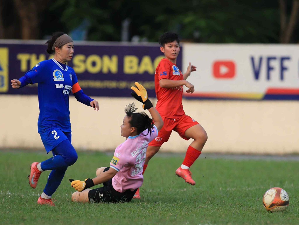 Than KSVN giành huy chương tại giải bóng đá nữ vô địch quốc gia - 1