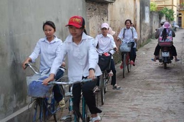 Hàng nghìn người đòi tấn công kẻ dụ dỗ trẻ em