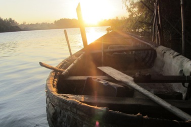 Chiều buông trên dòng sông Lại