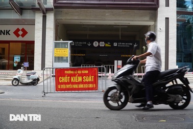 Hà Nội phong tỏa tạm thời Vincom Bà Triệu do ghi nhận ca nghi mắc Covid-19