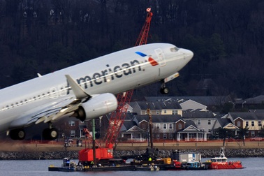 Hé lộ sự cố kỹ thuật nghiêm trọng vụ rơi trực thăng quân sự Mỹ ở Washington