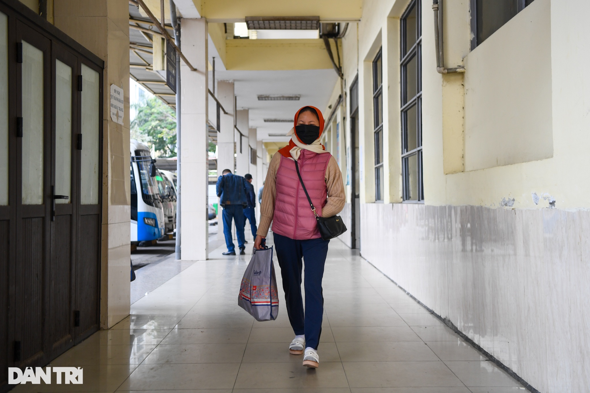 Các bến xe ở Hà Nội đìu hiu vắng khách trong ngày cuối năm - 12 Các bến xe ở Hà Nội đìu hiu vắng khách trong ngày cuối năm - 12