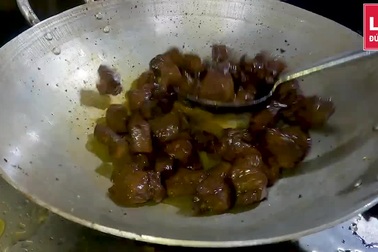 Thưởng thức bò lúc lắc vị "chuẩn Âu" tại Lẩu Đức Trọc