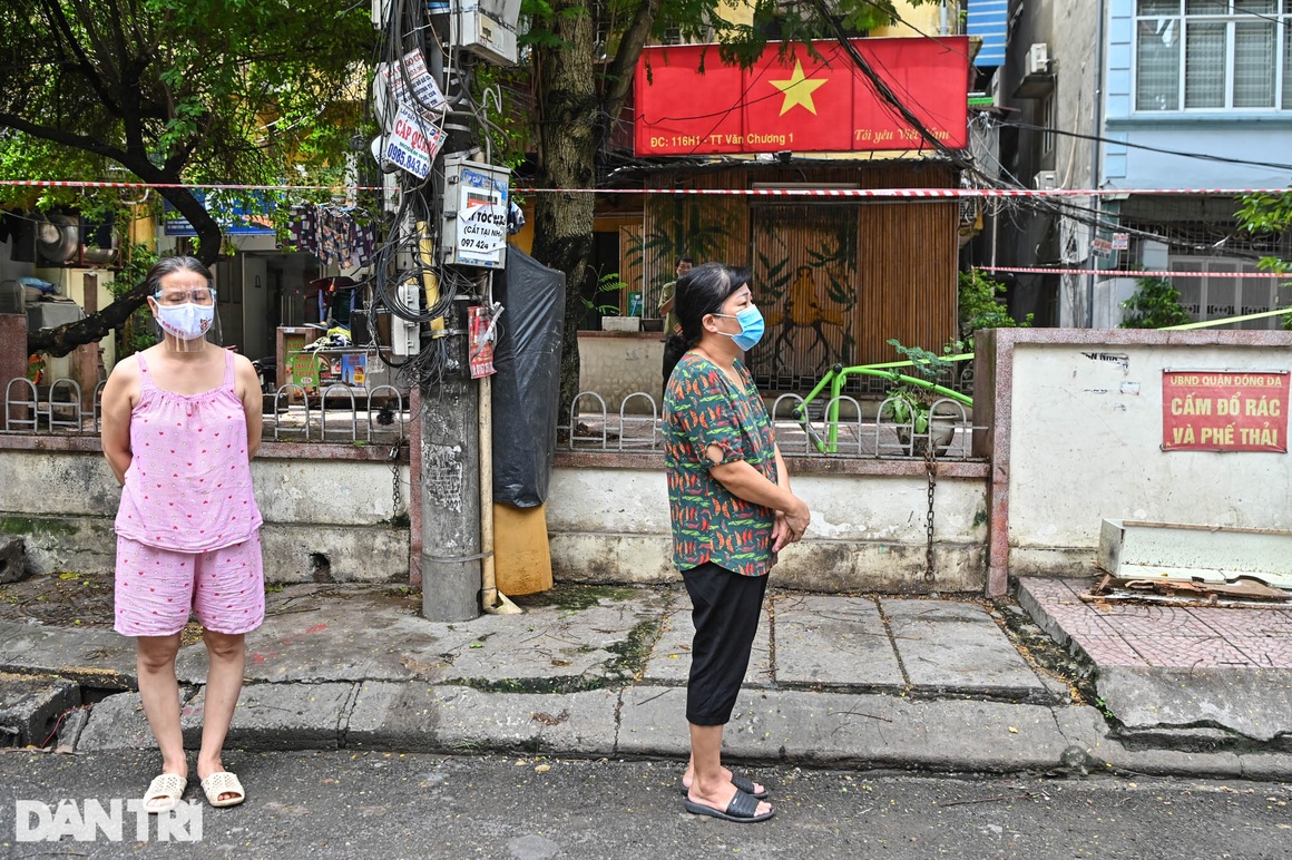 Cận cảnh quá trình vét sạch F0 ngoài cộng đồng trên địa bàn TP Hà Nội - 9 Cận cảnh quá trình vét sạch F0 ngoài cộng đồng trên địa bàn TP Hà Nội - 9