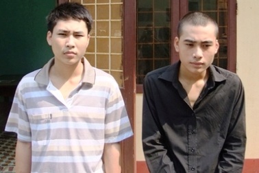 Dùng bơm kim tiêm đe dọa học sinh cướp tài sản   