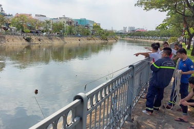 Hai vợ chồng nhảy kênh Tàu Hủ mất tích